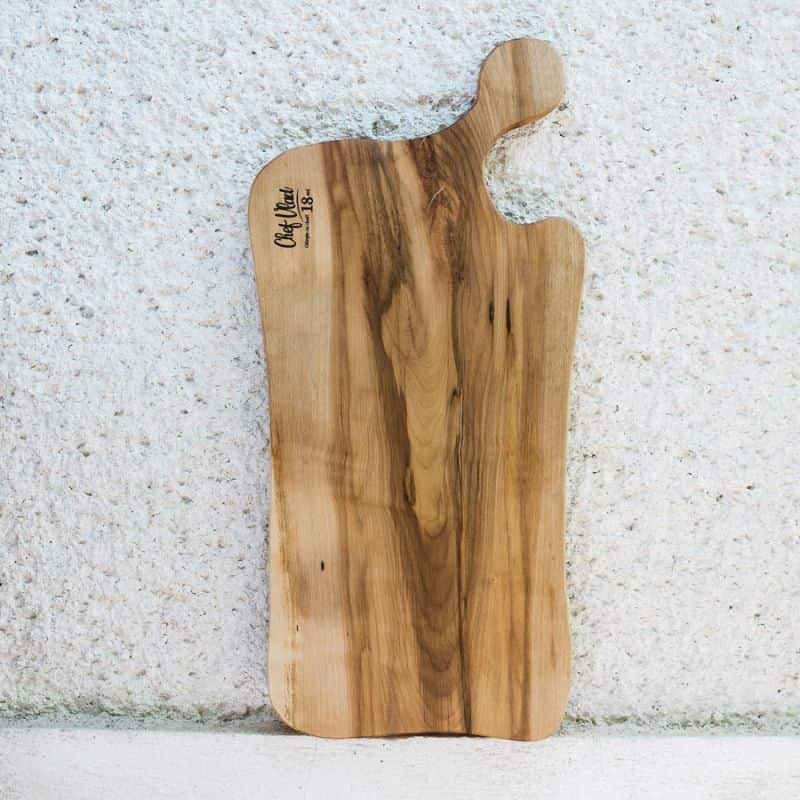 Tocător din lemn de paltin sau fag, într-o formă unică, gravat laser