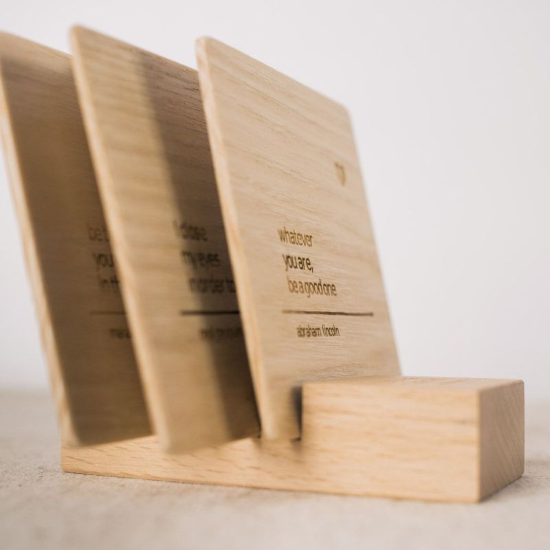 Hopa Sus - set de 4 coastere / suport de pahare, cu îndemnuri Hopa Sus - set de 4 coastere / suport de pahare, cu îndemnuri