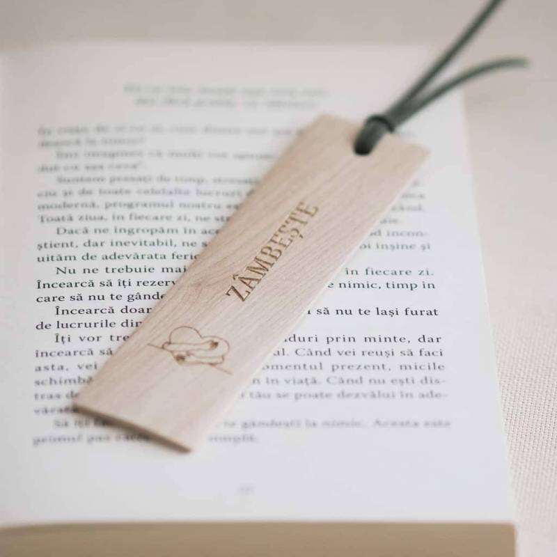 Semne de carte din lemn de paltin, cu mesaje magice Semne de carte din lemn de paltin, cu mesaje magice