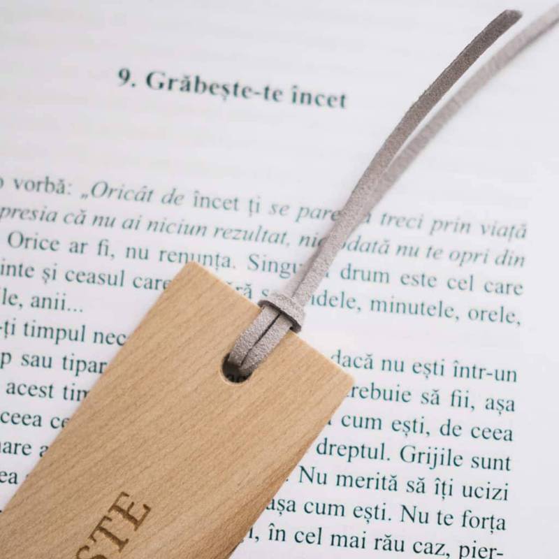 Semne de carte din lemn de paltin, cu mesaje magice Semne de carte din lemn de paltin, cu mesaje magice