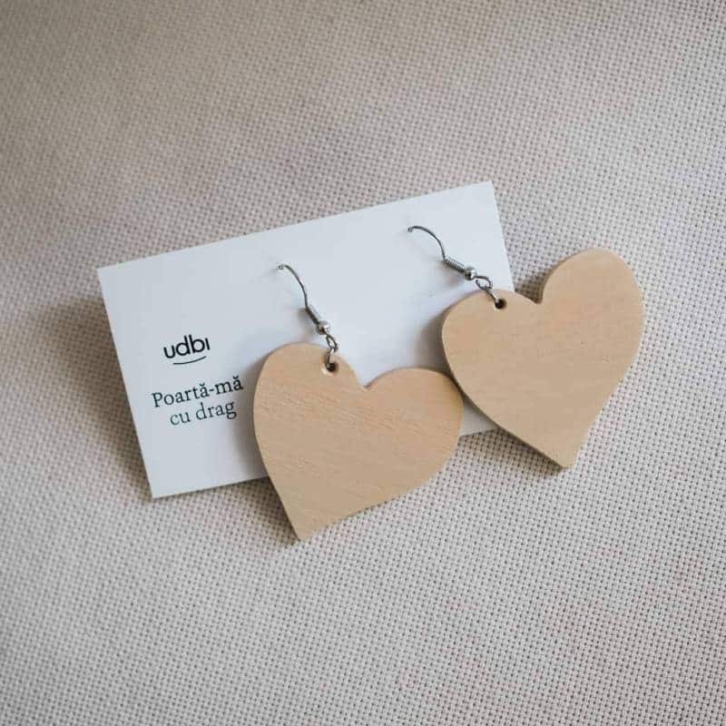 Cercei din lemn de frasin, ca două inimioare, de dimensiuni mari