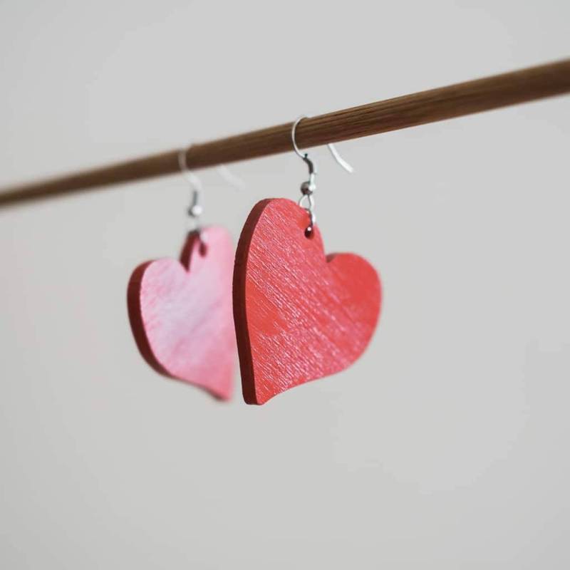 Cercei din lemn de frasin, ca două inimioare, de dimensiuni mari