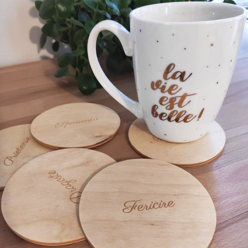 Mesaje cu sens - set coastere / suport de pahare din lemn, cu mesaje