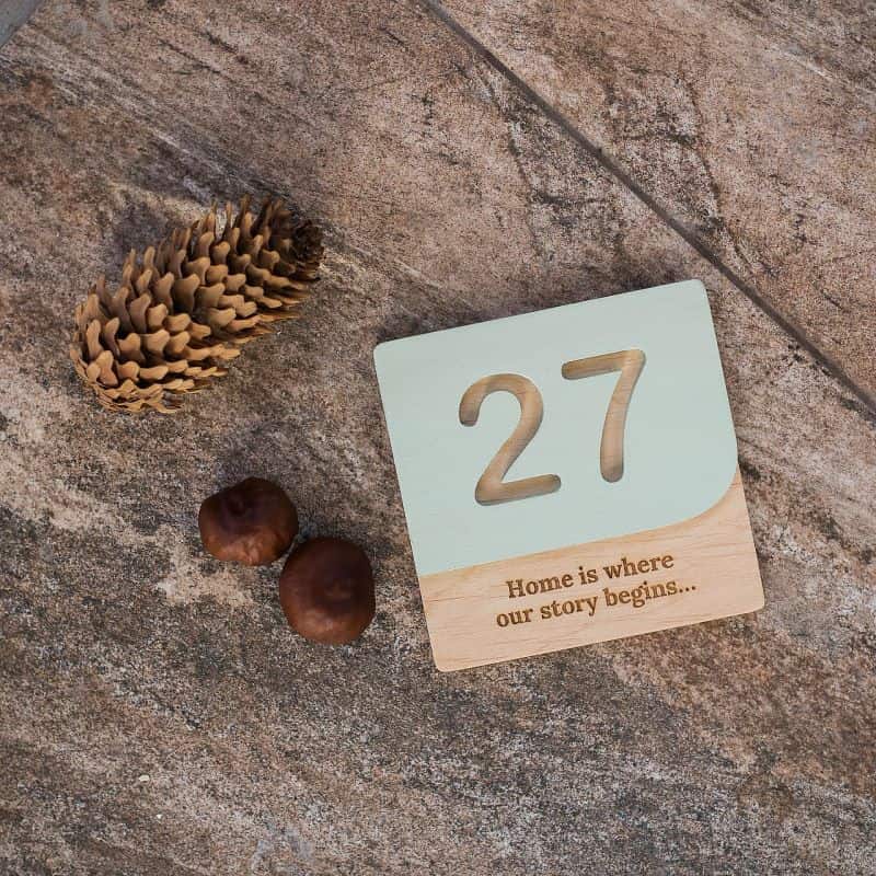 Număr de apartament din lemn, pătrat, elegant și personalizabil!