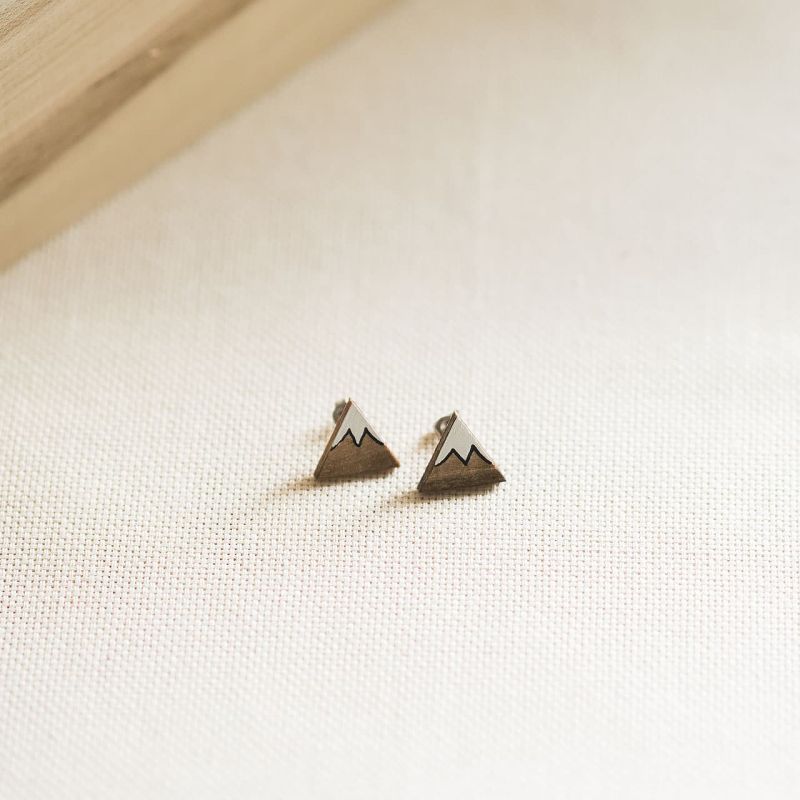 Cercei din lemn de nuc sub formă de triunghi, simpatici potop