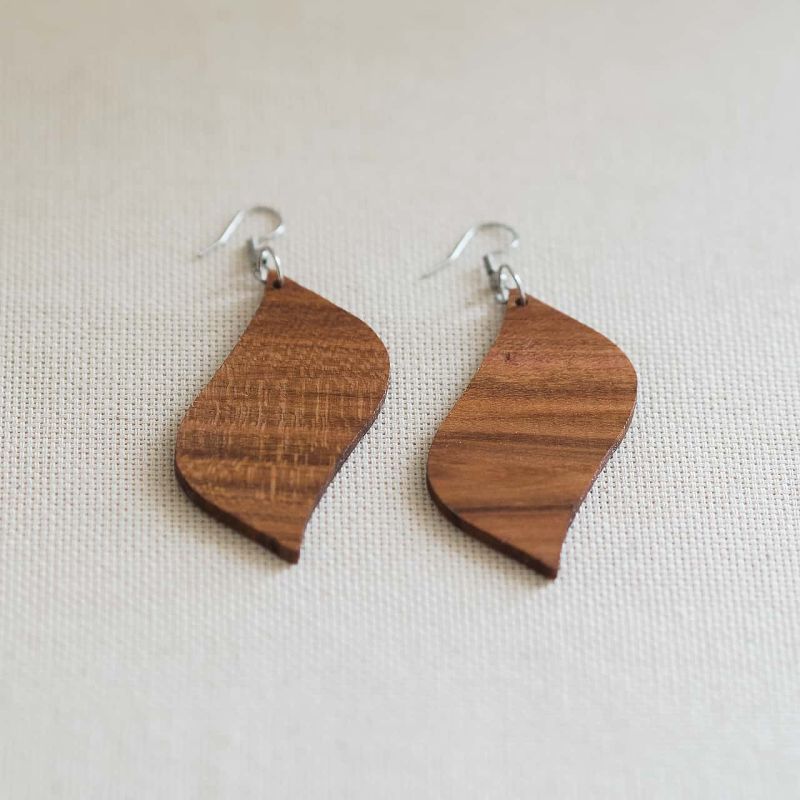 Cercei din lemn de prun de dimensiuni mari, finisați cu ulei de tung